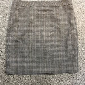 Grey plaid skirt
